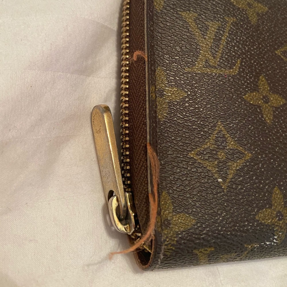 Zip Up Wallet - Picture 4 of 9
